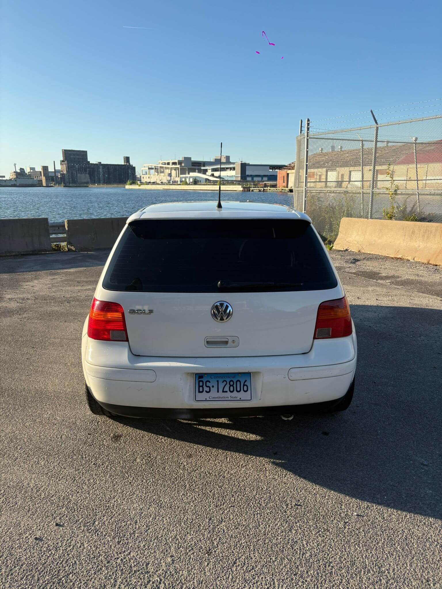 Volkswagen Golf Sedan