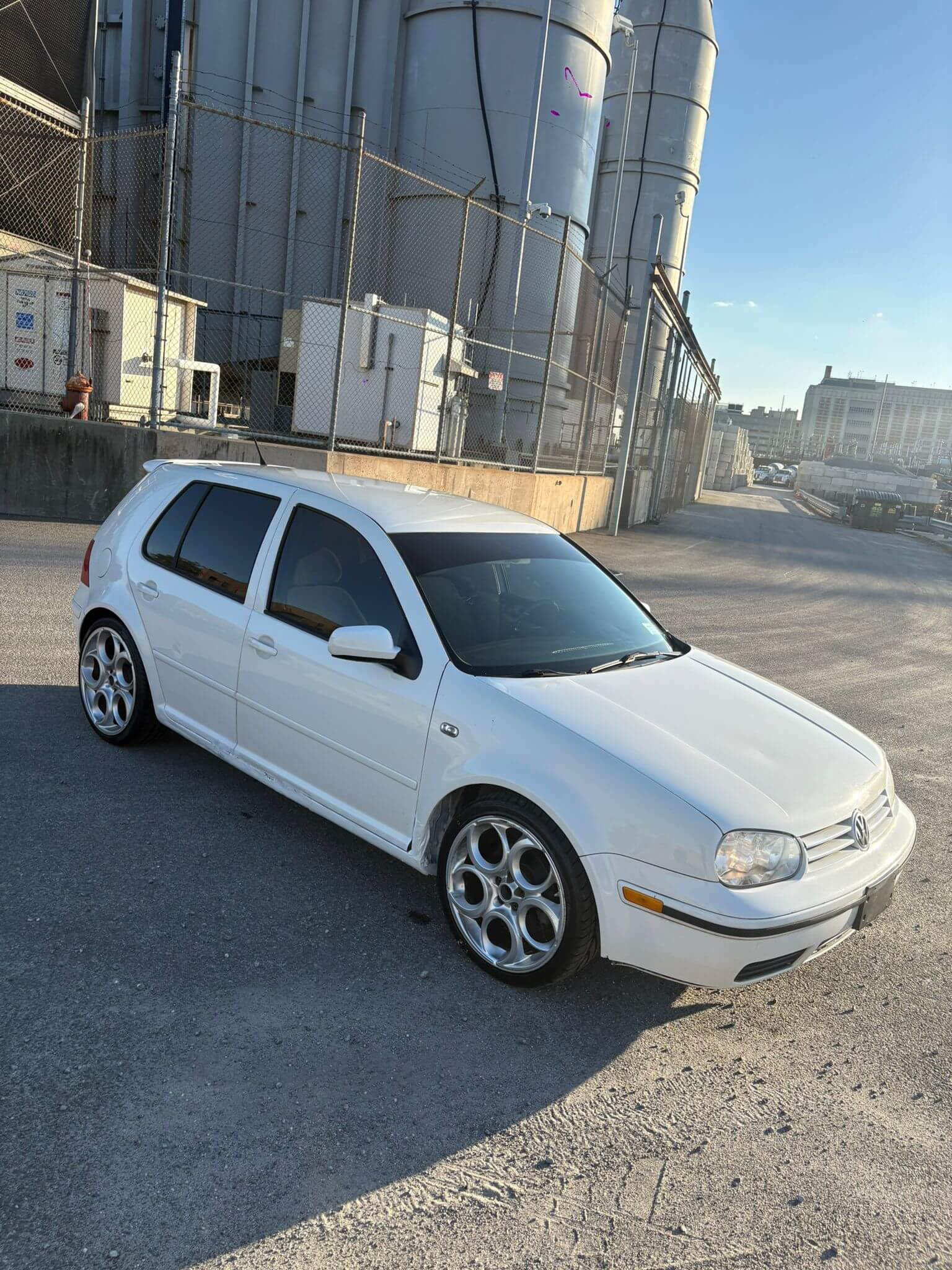 Volkswagen Golf Sedan