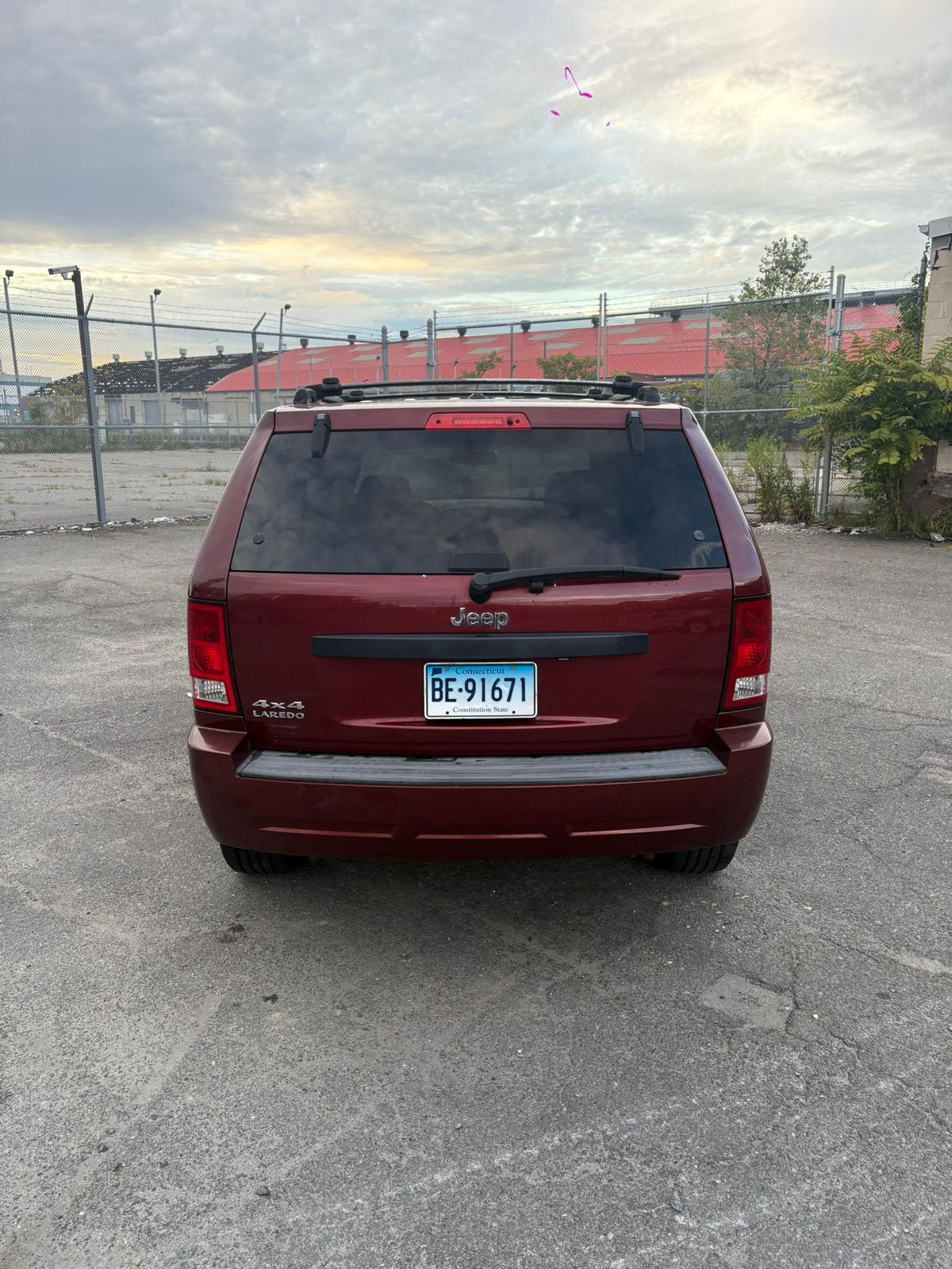 Jeep Grand Cherokee Laredo V6