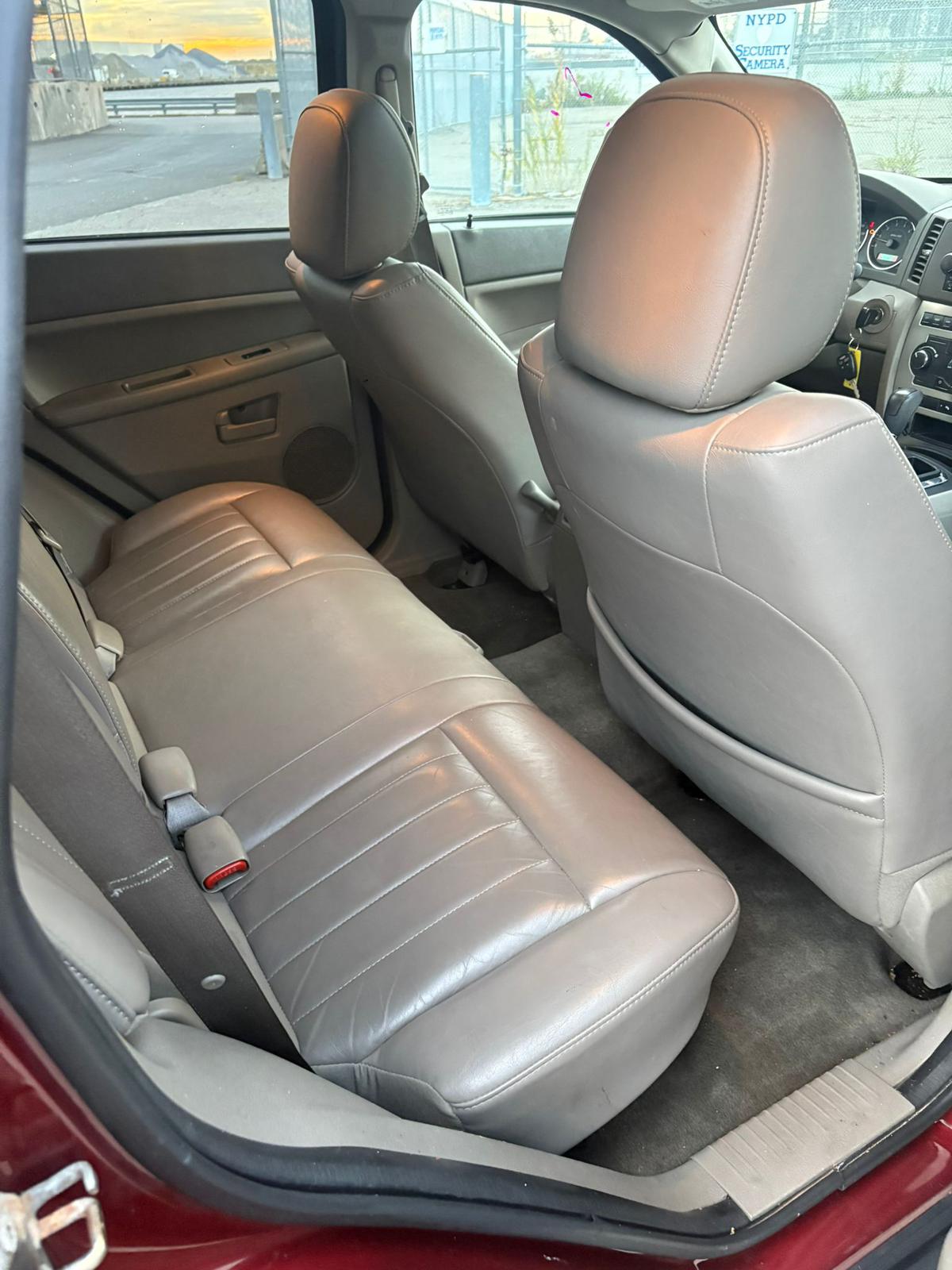 Jeep Grand Cherokee Laredo V6