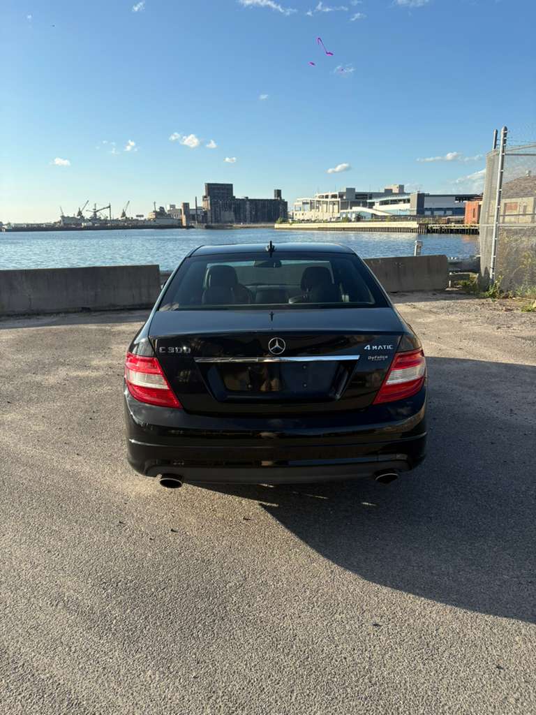 Mercedes-Benz C300 4MATIC