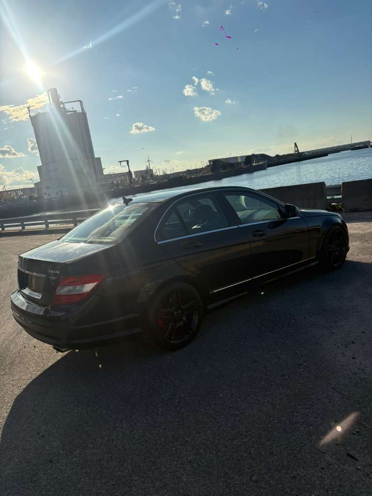 Mercedes-Benz C300 4MATIC