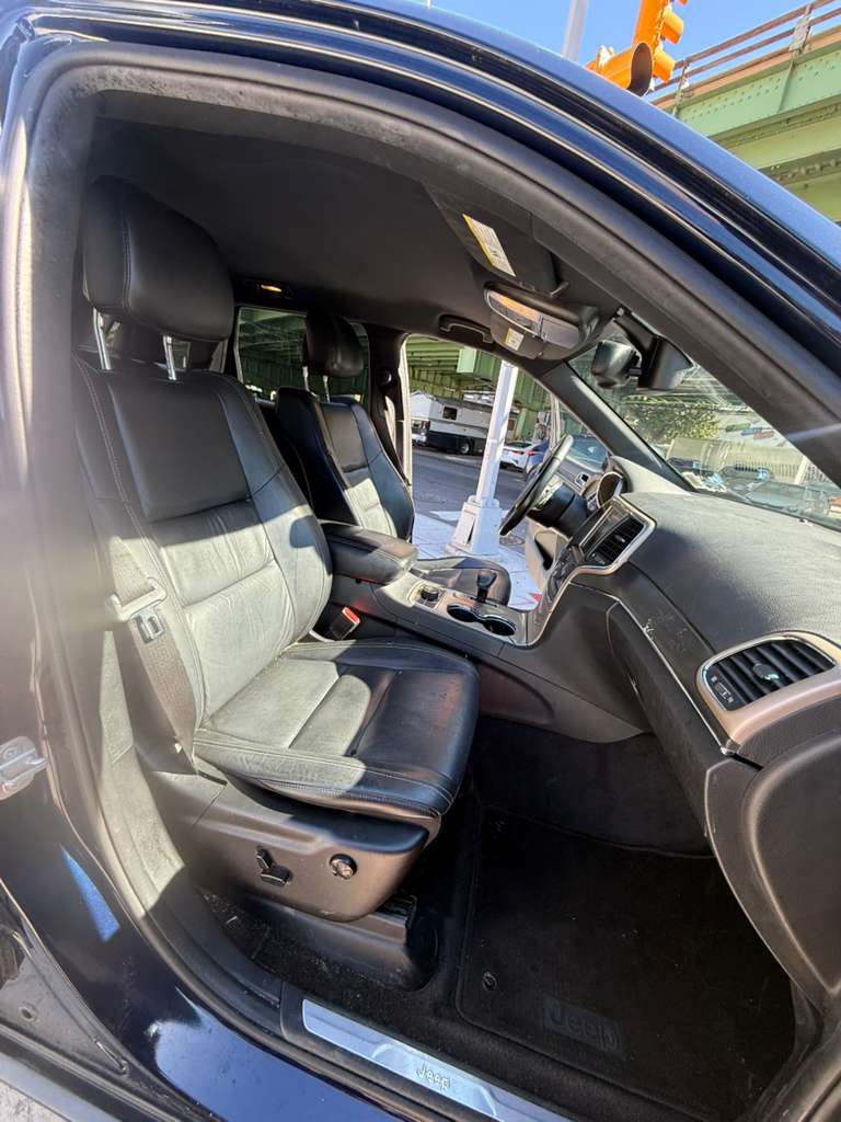 Jeep Grand Cherokee Limited 4×4 Fully Loaded SUV
