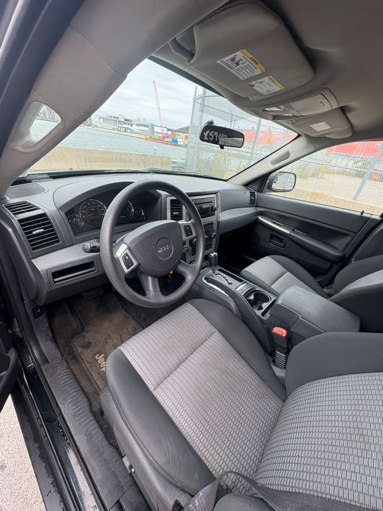 Jeep Grand Cherokee Laredo