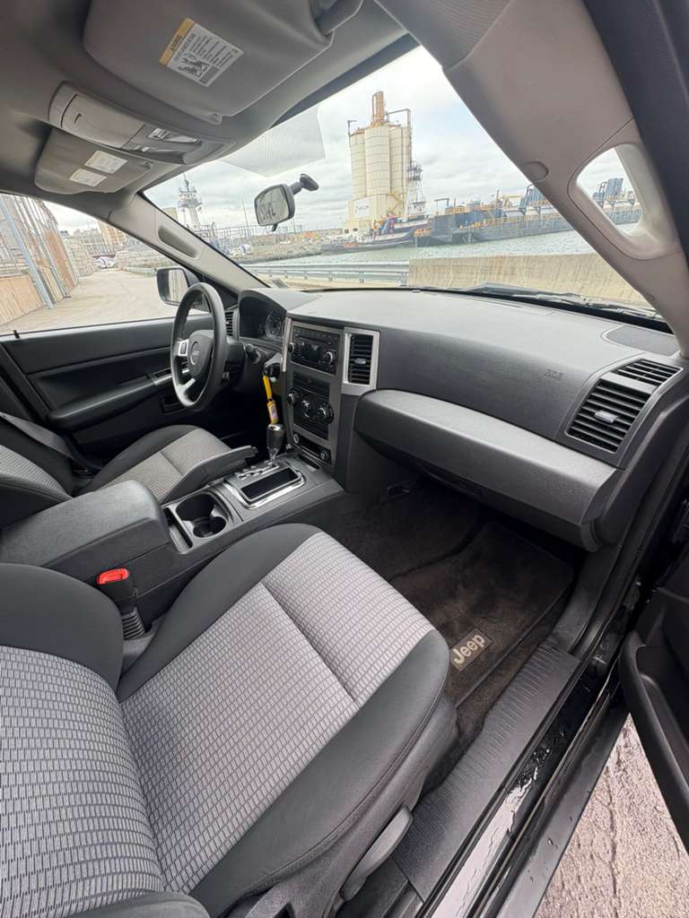 Jeep Grand Cherokee Laredo