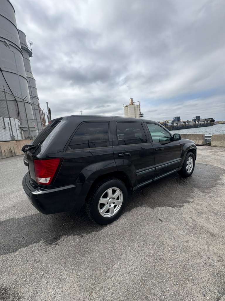 Jeep Grand Cherokee Laredo