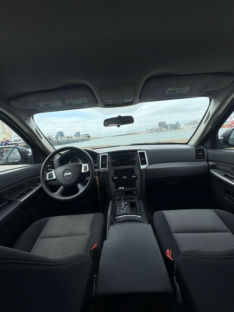 Jeep Grand Cherokee Laredo