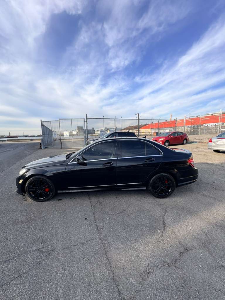 Mercedes-Benz C300 4MATIC