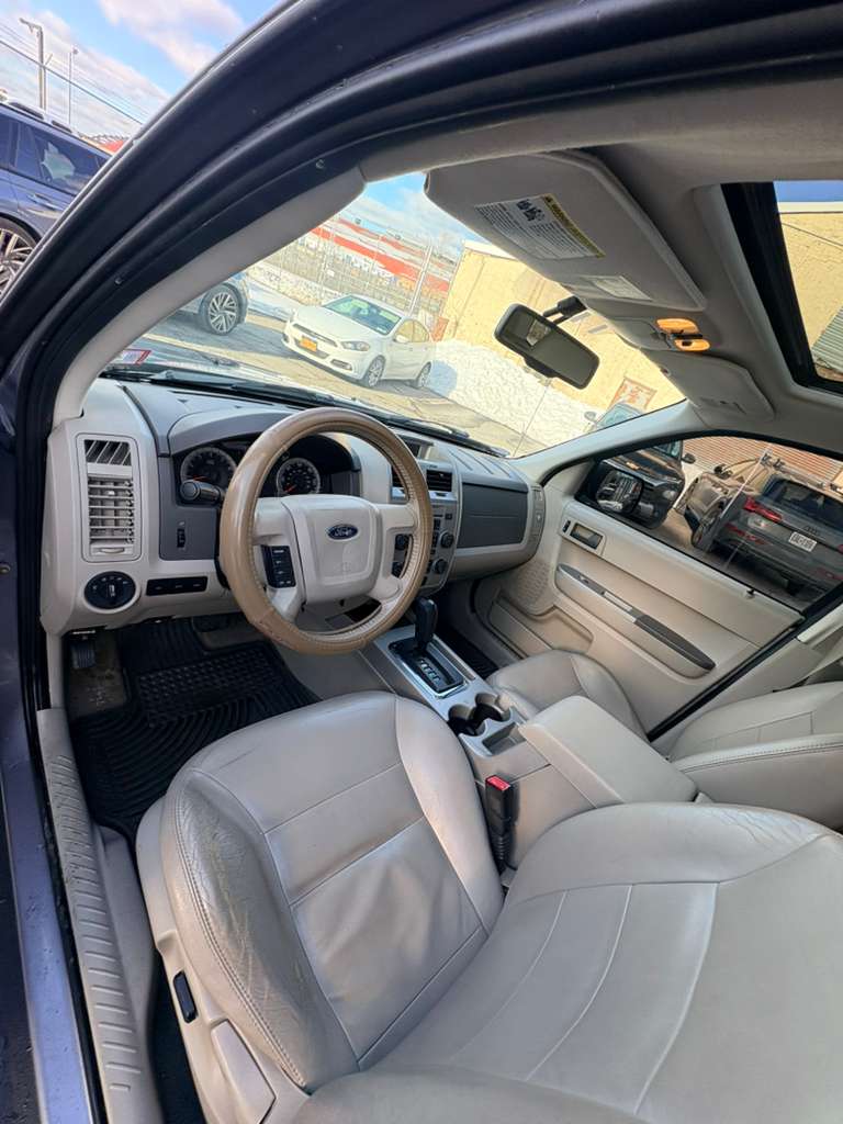 Ford Escape XLT V6 – NYC WP Cars