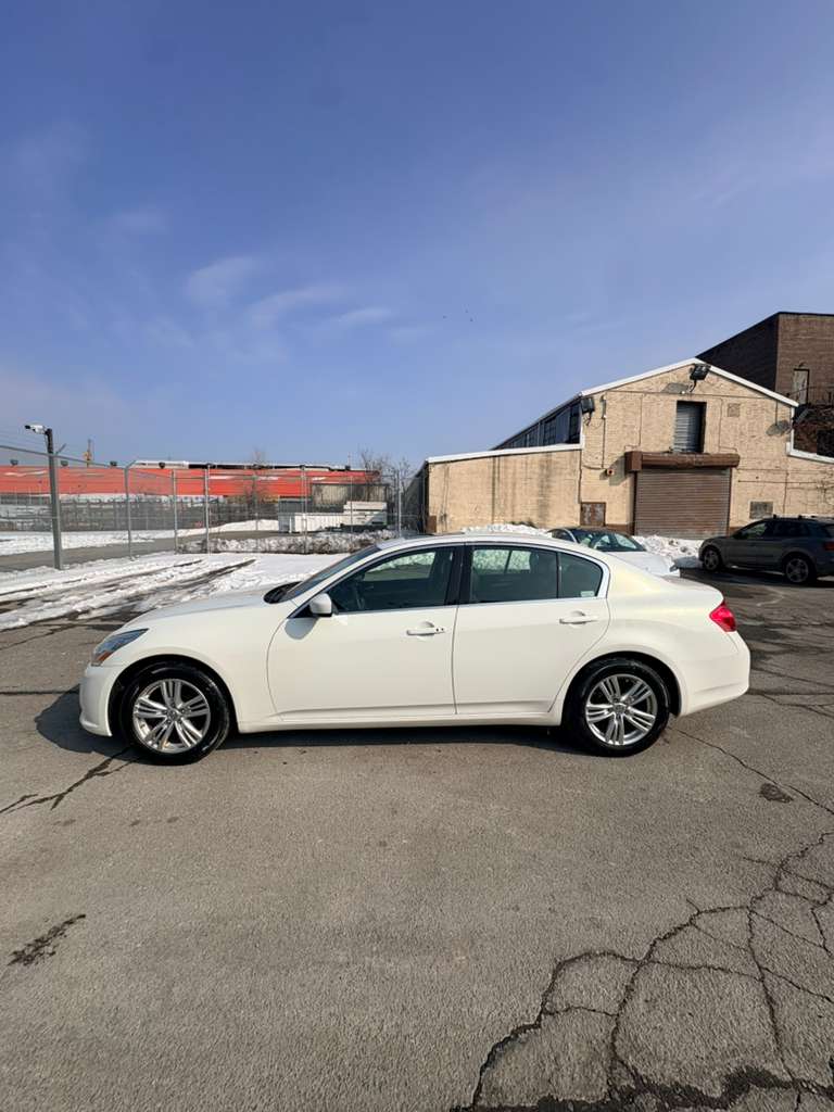 Infiniti G37x AWD