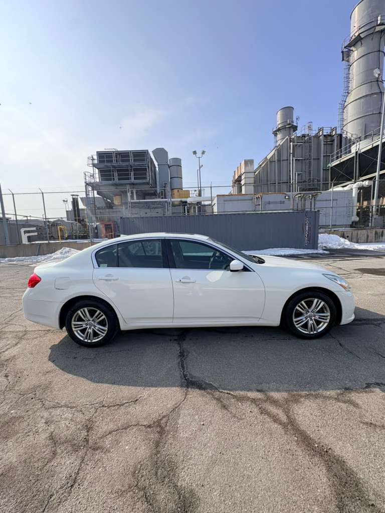 Infiniti G37x AWD