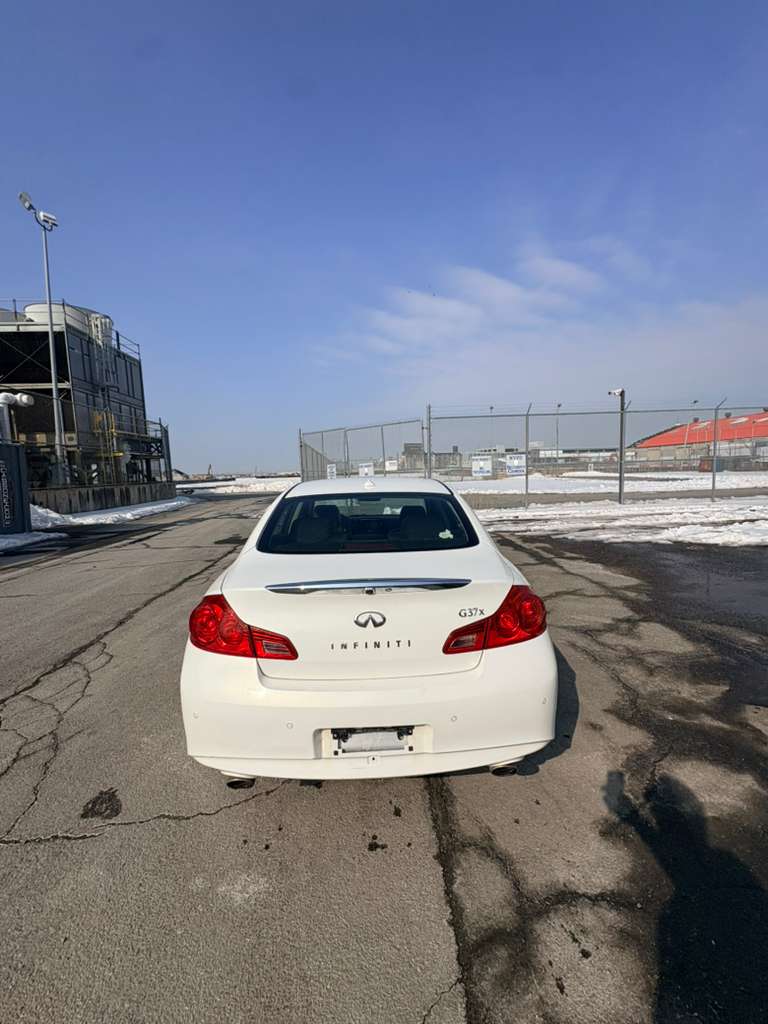 Infiniti G37x AWD