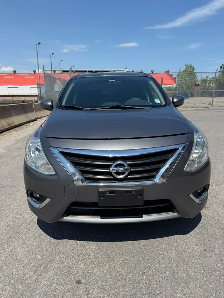 2018 Nissan versa