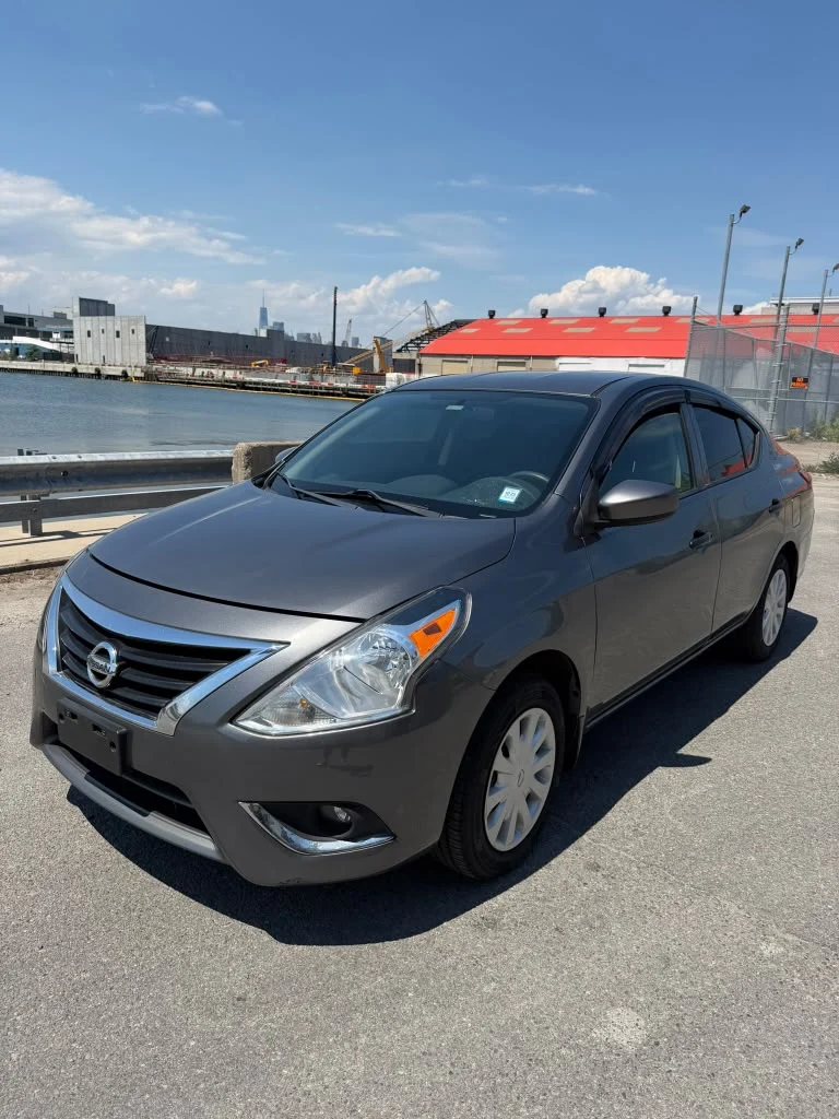 2018 Nissan versa