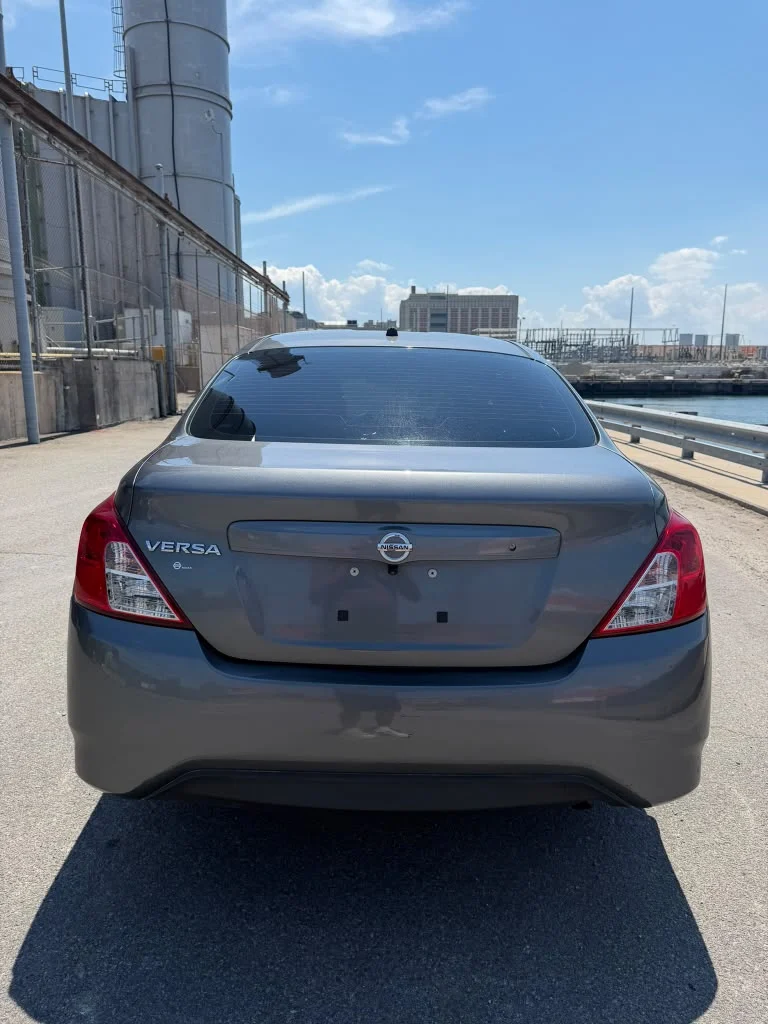 2018 Nissan versa