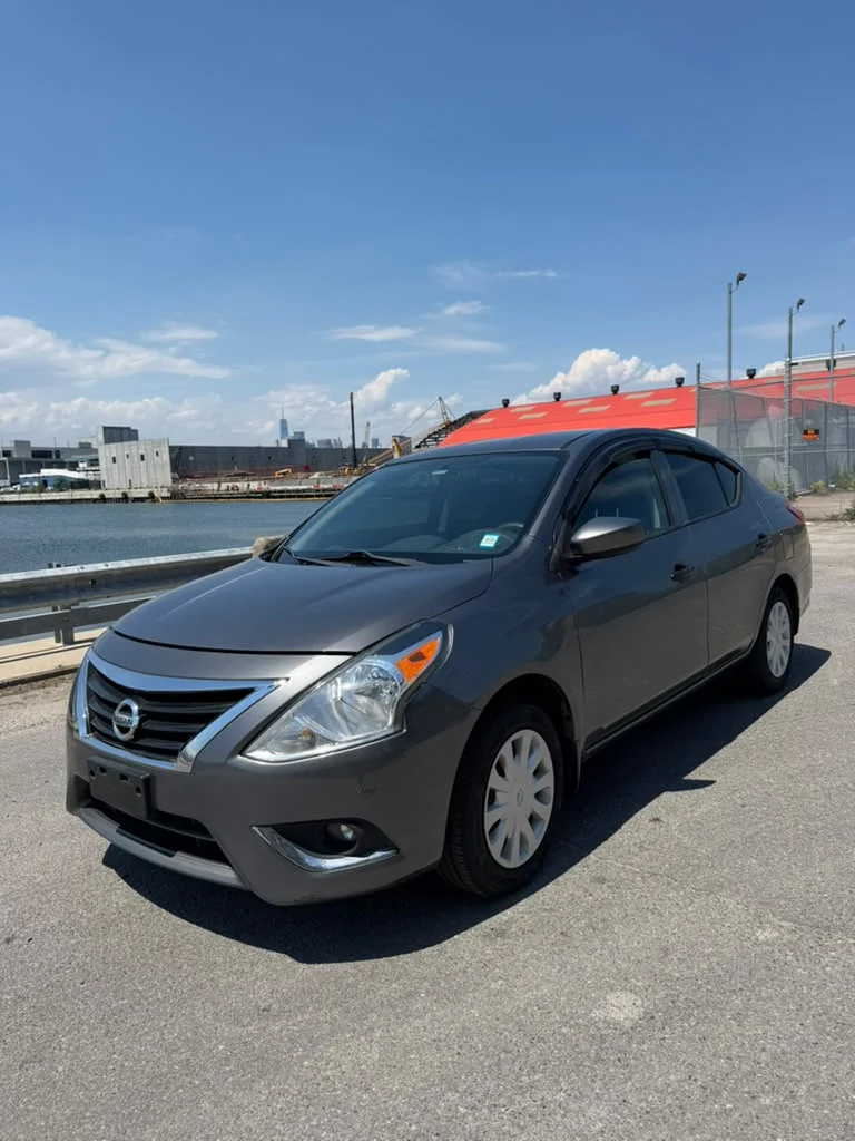2018 Nissan versa