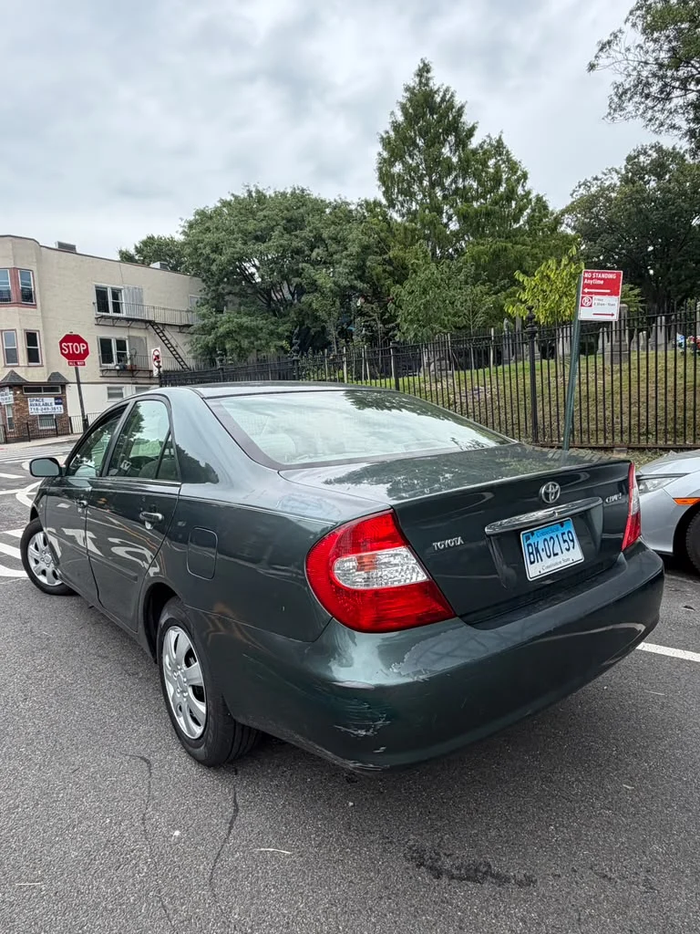 2004 Toyota Camry LE