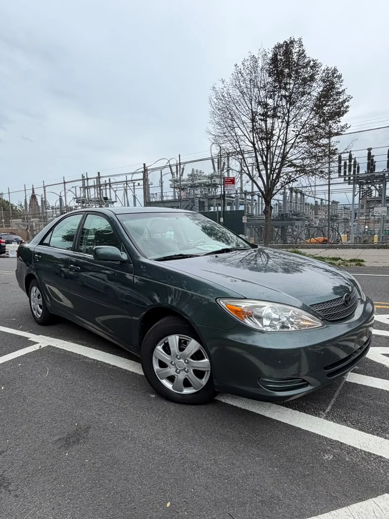 2004 Toyota Camry LE