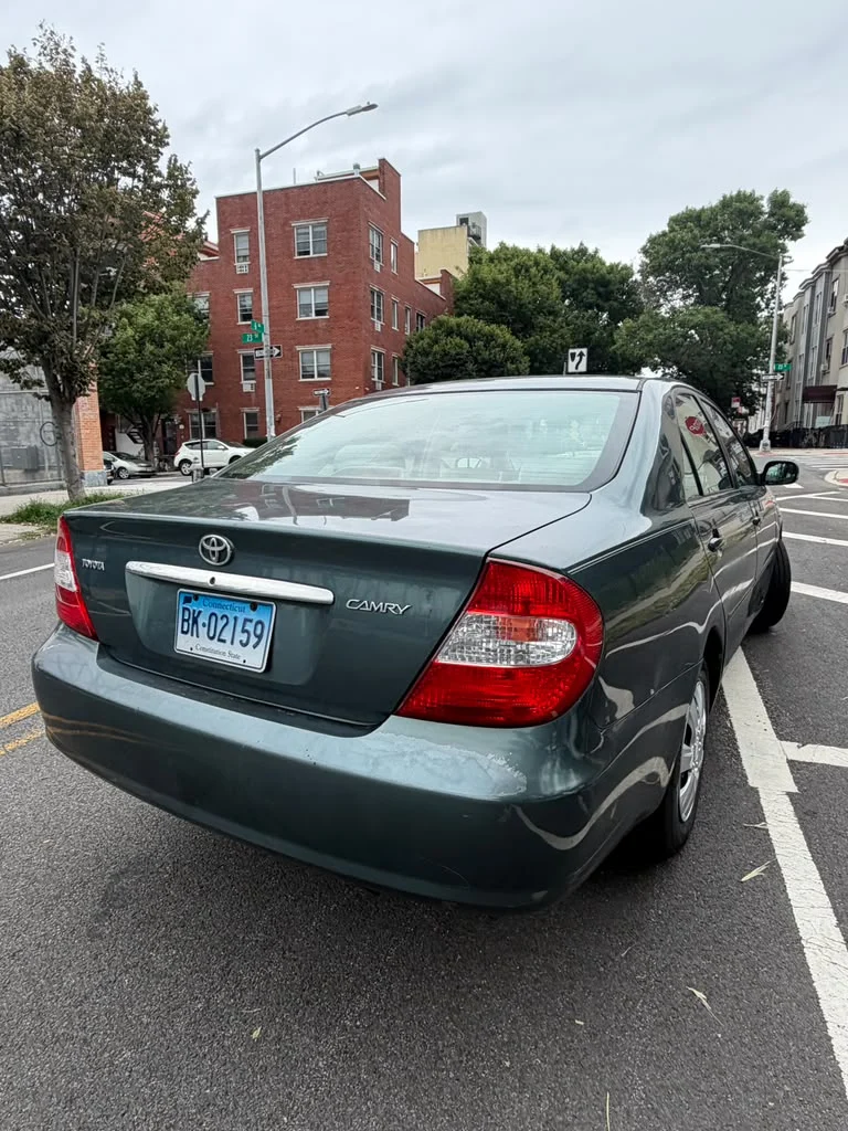 2004 Toyota Camry LE