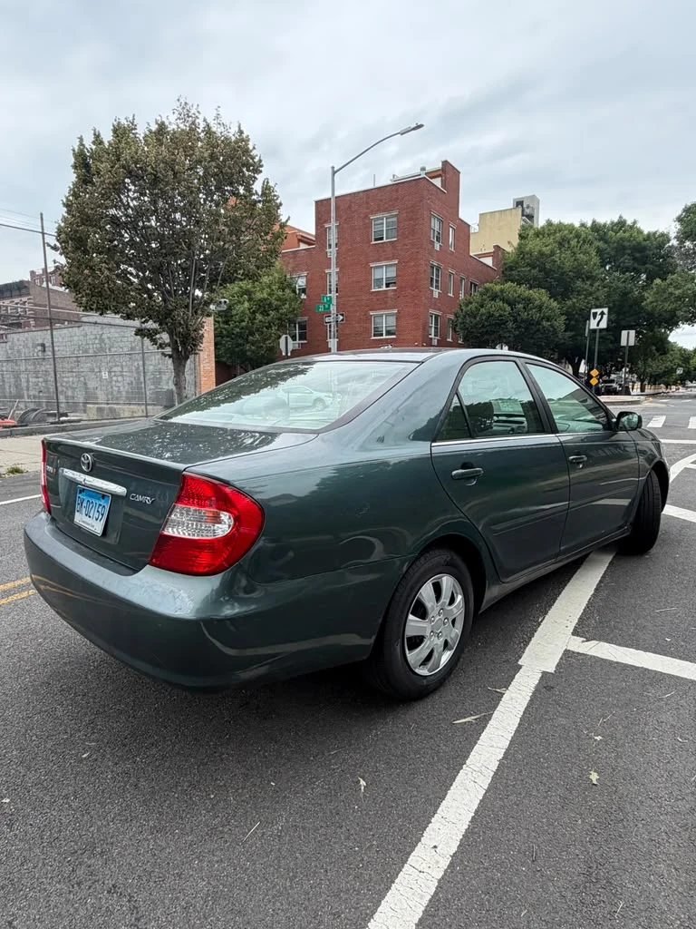 2004 Toyota Camry LE
