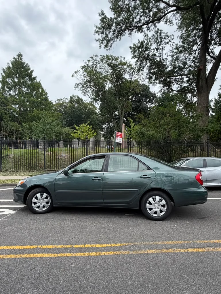2004 Toyota Camry LE