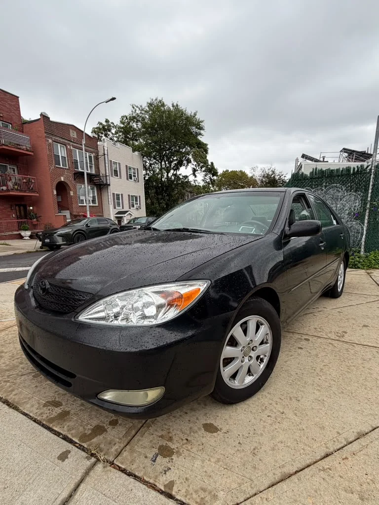 2003 TOYOTA CAMRY LE V6