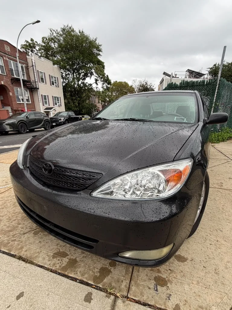 2003 TOYOTA CAMRY LE V6
