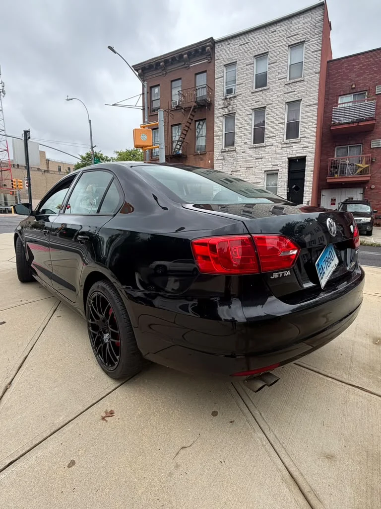 2011 VOLKSWAGEN JETTA