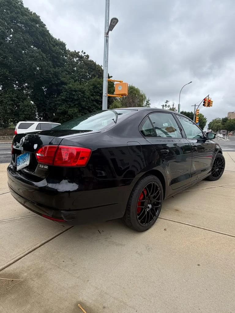 2011 VOLKSWAGEN JETTA