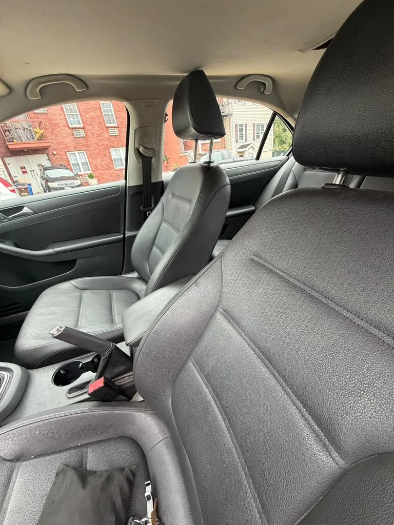 2011 VOLKSWAGEN JETTA