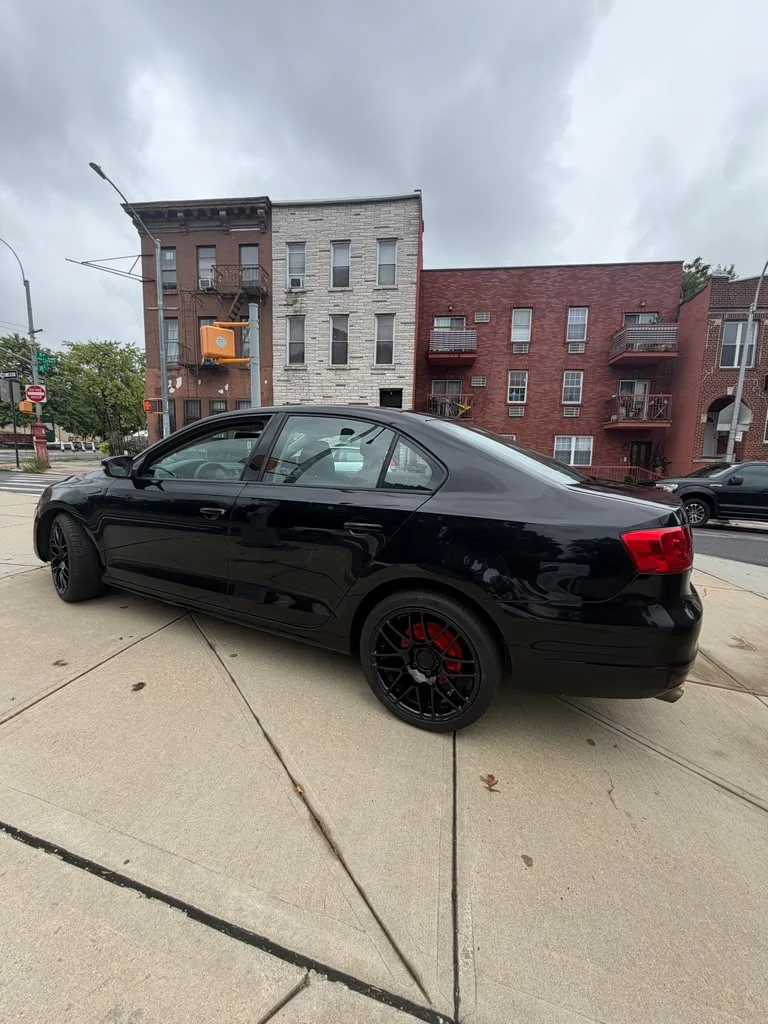 2011 VOLKSWAGEN JETTA
